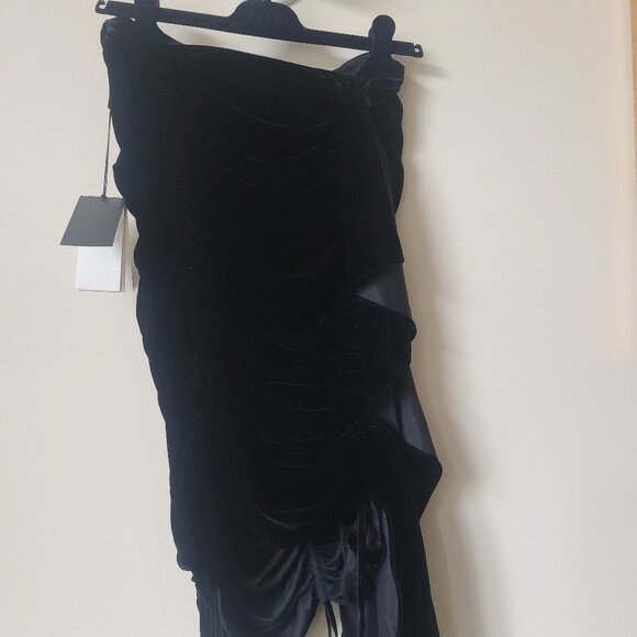 Gucci Black Velvet Skirt - NEW - Picture 1 of 1